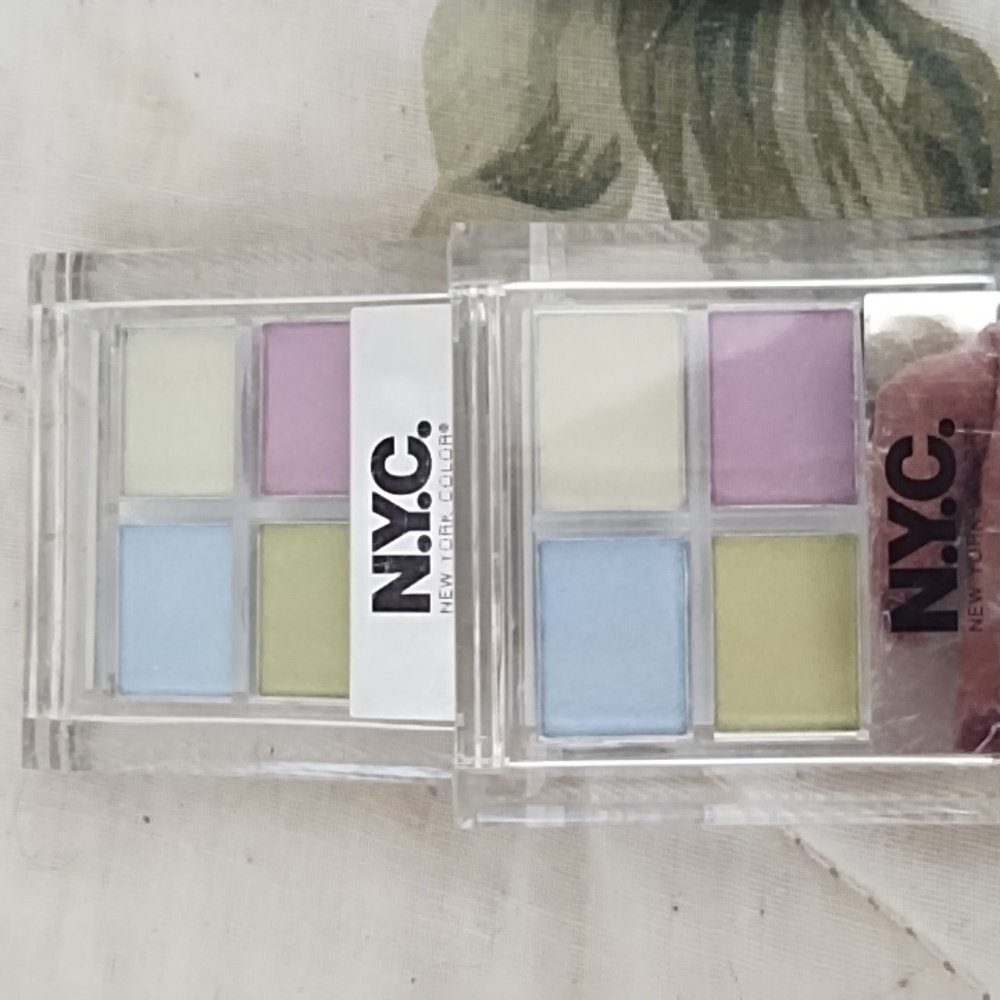 9 Eyeshadows - Picture 2 of 9
